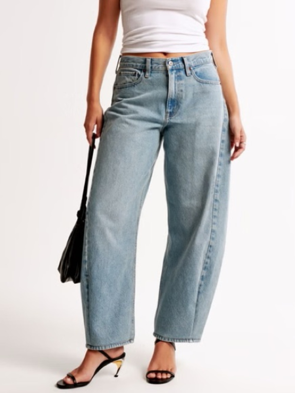 Abercrombie & Fitch Curve Love Mid Rise Barrel Jean Light Wash Size 26